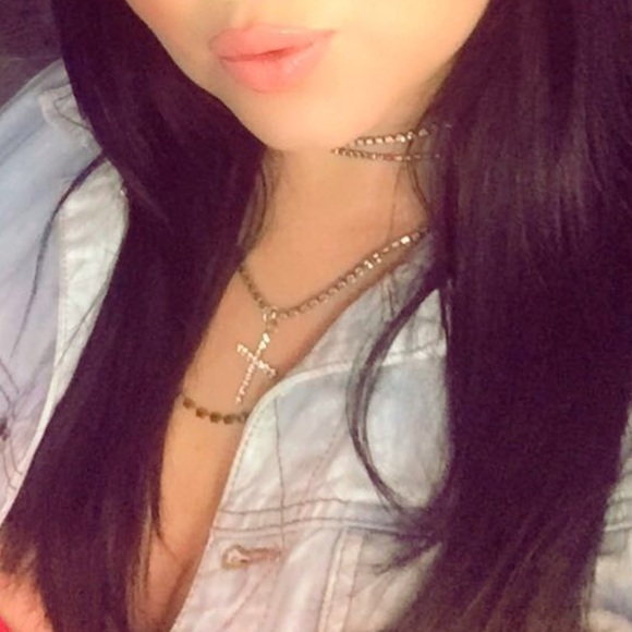 New✨ Cross Layered Rhinestone Necklace 😍✨ - Picture 2 of 6